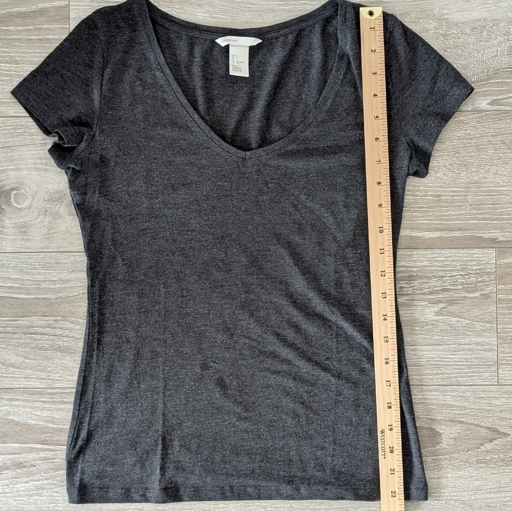 G 21 Woman's Gray T-Shirt Size Small - Picture 4 of 5